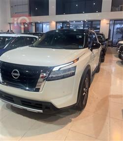 نیسان پاسفایندەر